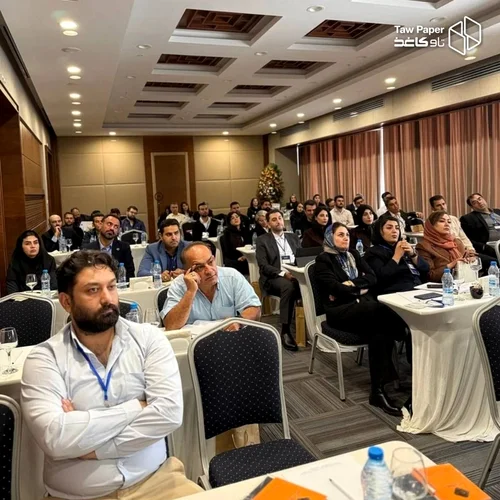 نمایی از شرکت کنندگان کارگاه تخصصی ورق سازی و کارتن سازی در تبریز